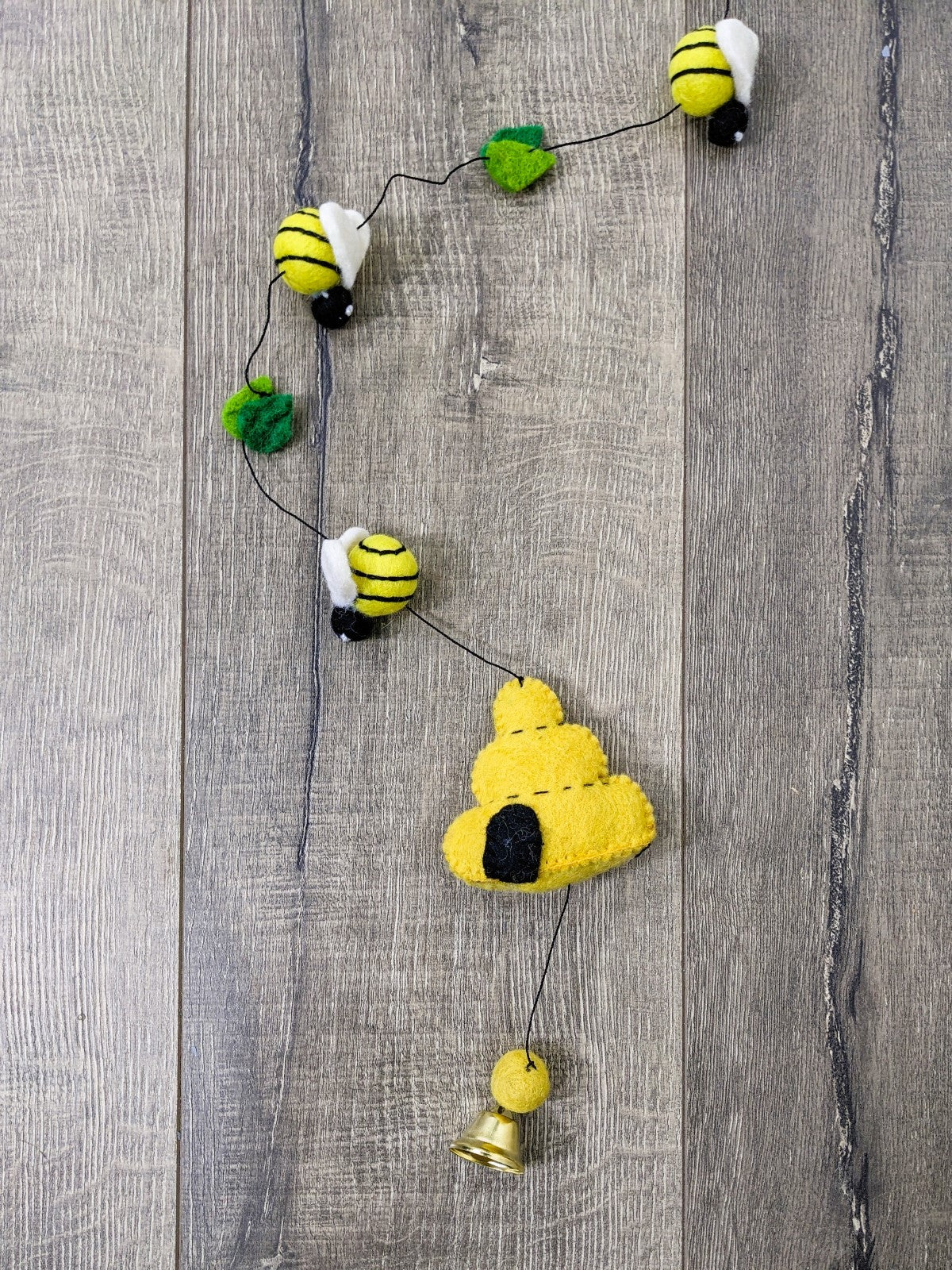 Felt Beehive & Bee String