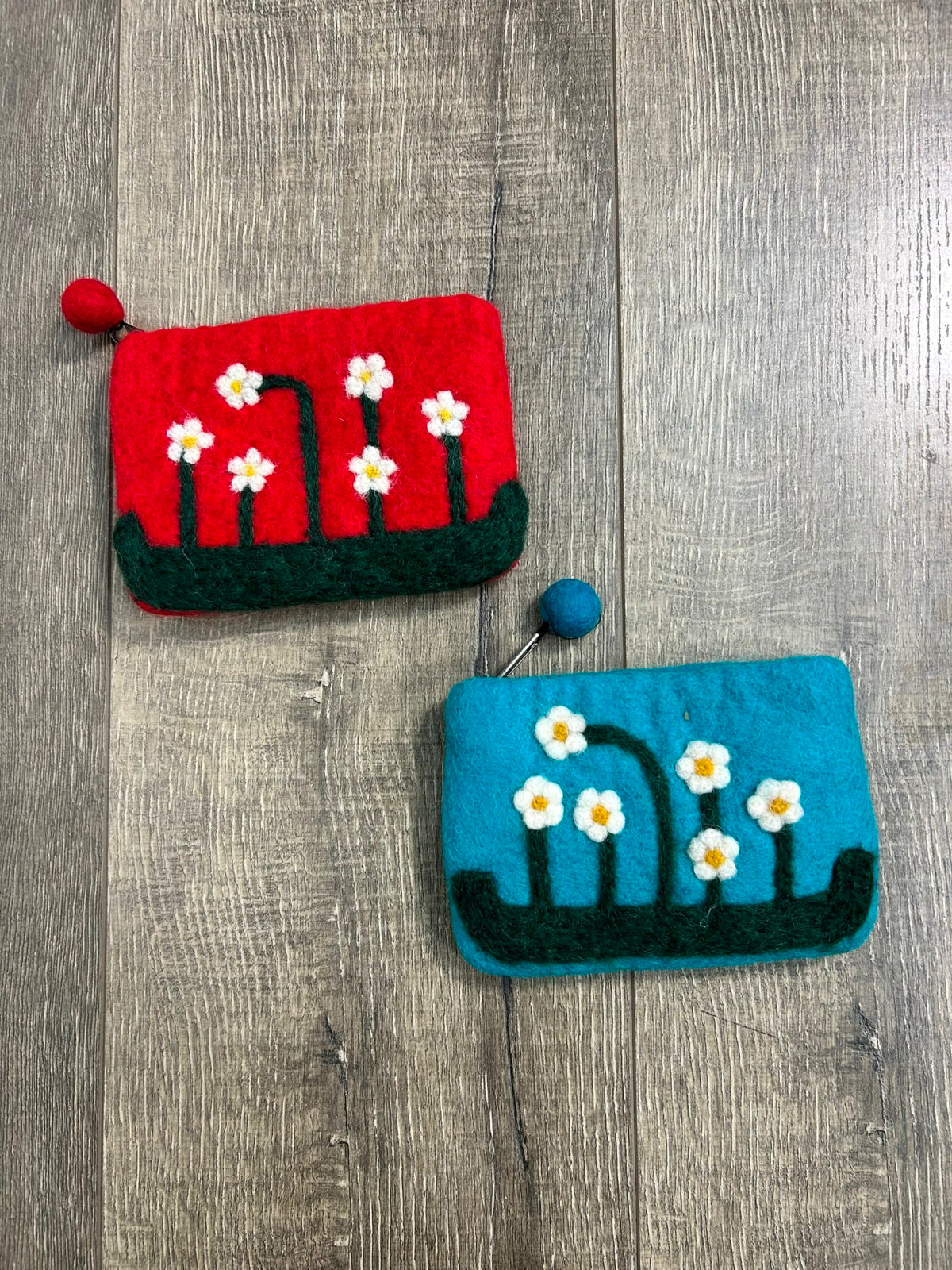 Felt Daisy Purse
