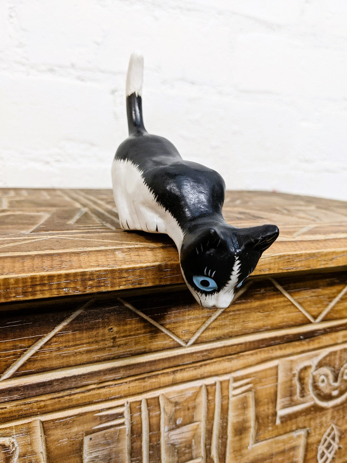Cat Shelf Sitter