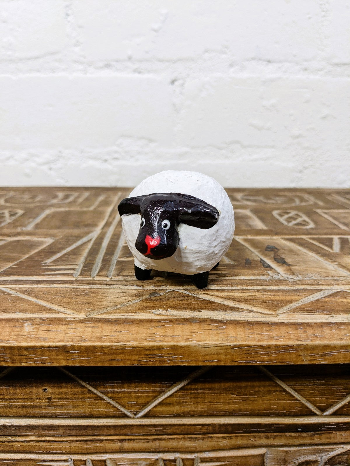 Farm Animal Ornaments UK | Handmade Wooden Farm Animals | Gringo