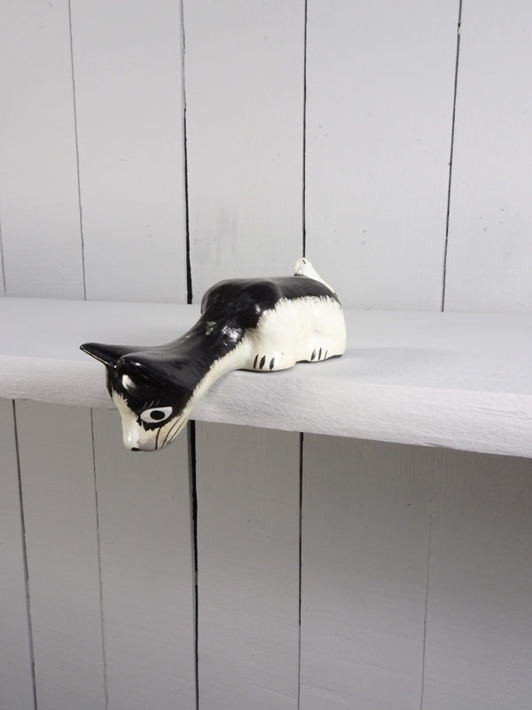 Cat Shelf Sitter