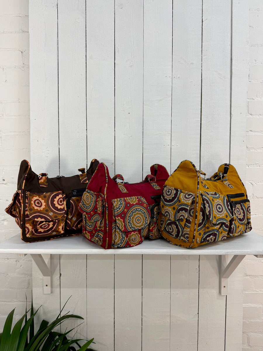 Print & Plain Shoulder Bag