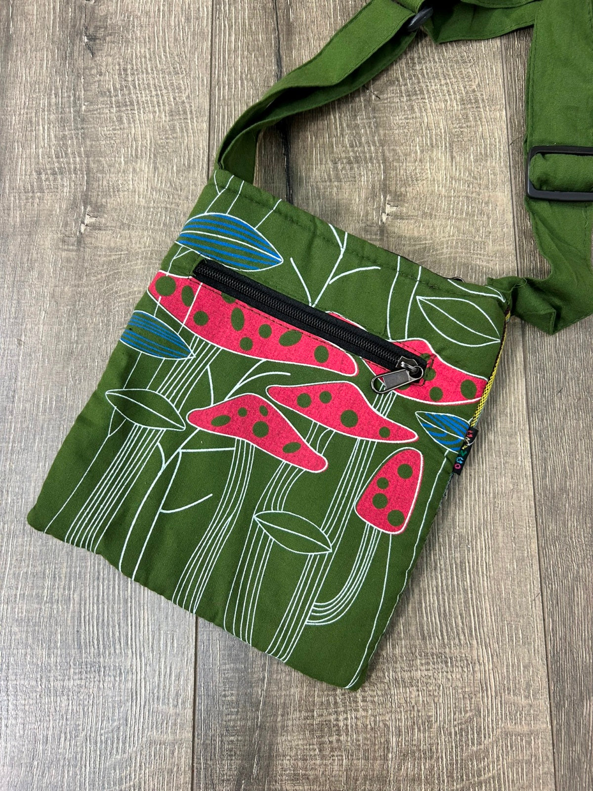 Small Mushroom Print Gheri Passport Bag