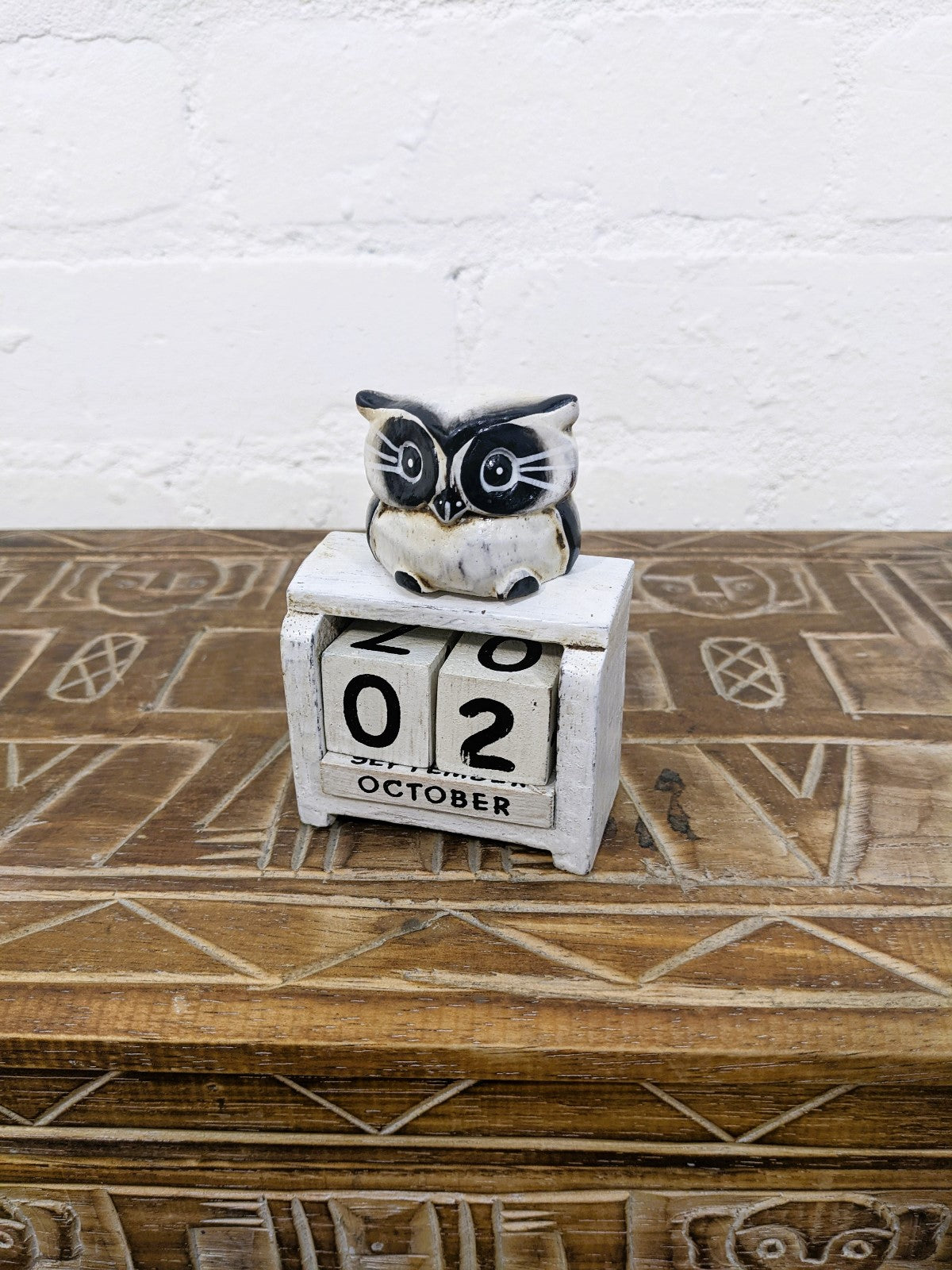 Small Wooden Owl Calendar
