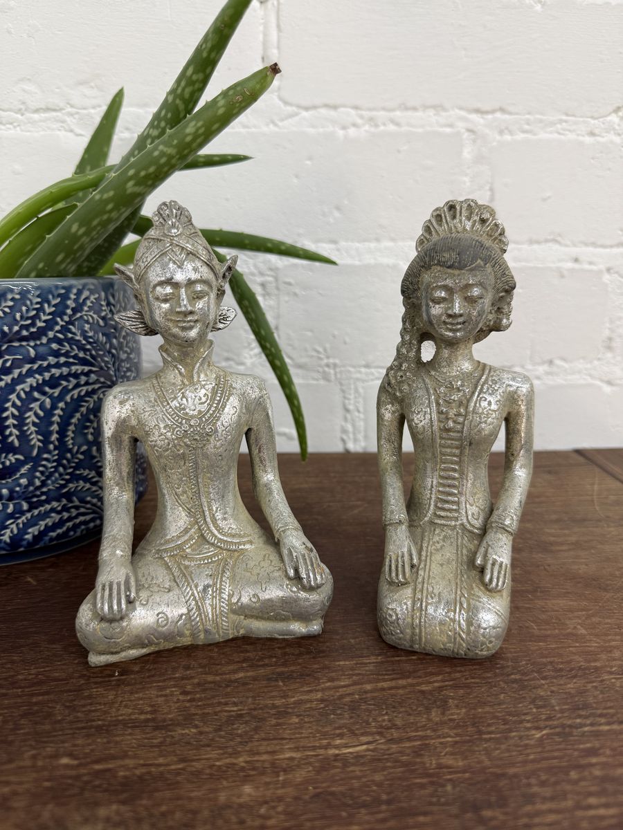 Pair of Meditating Buddhas