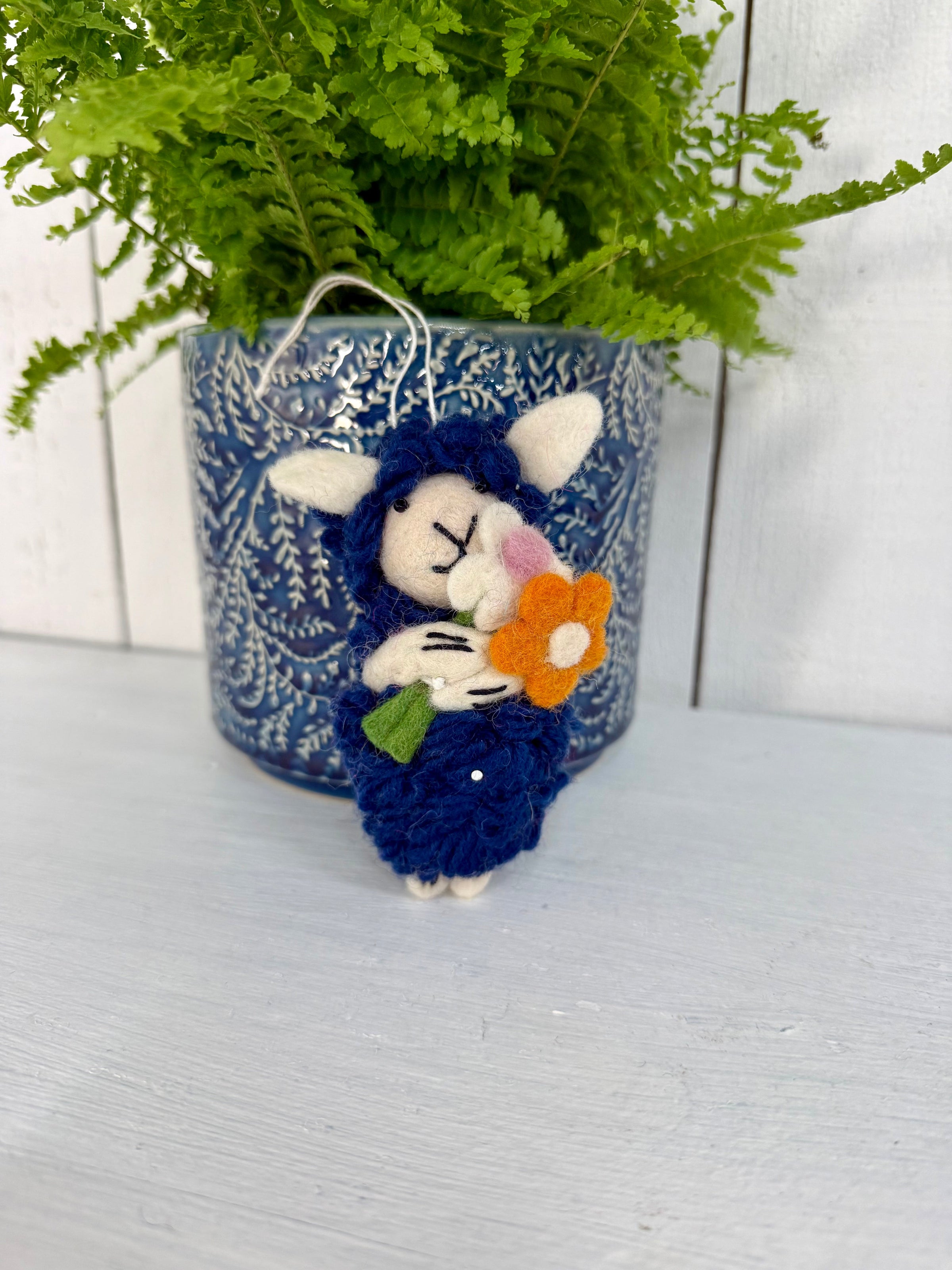 Hanging Felt Navy Sheep with Flowers β Gringo Fairtrade