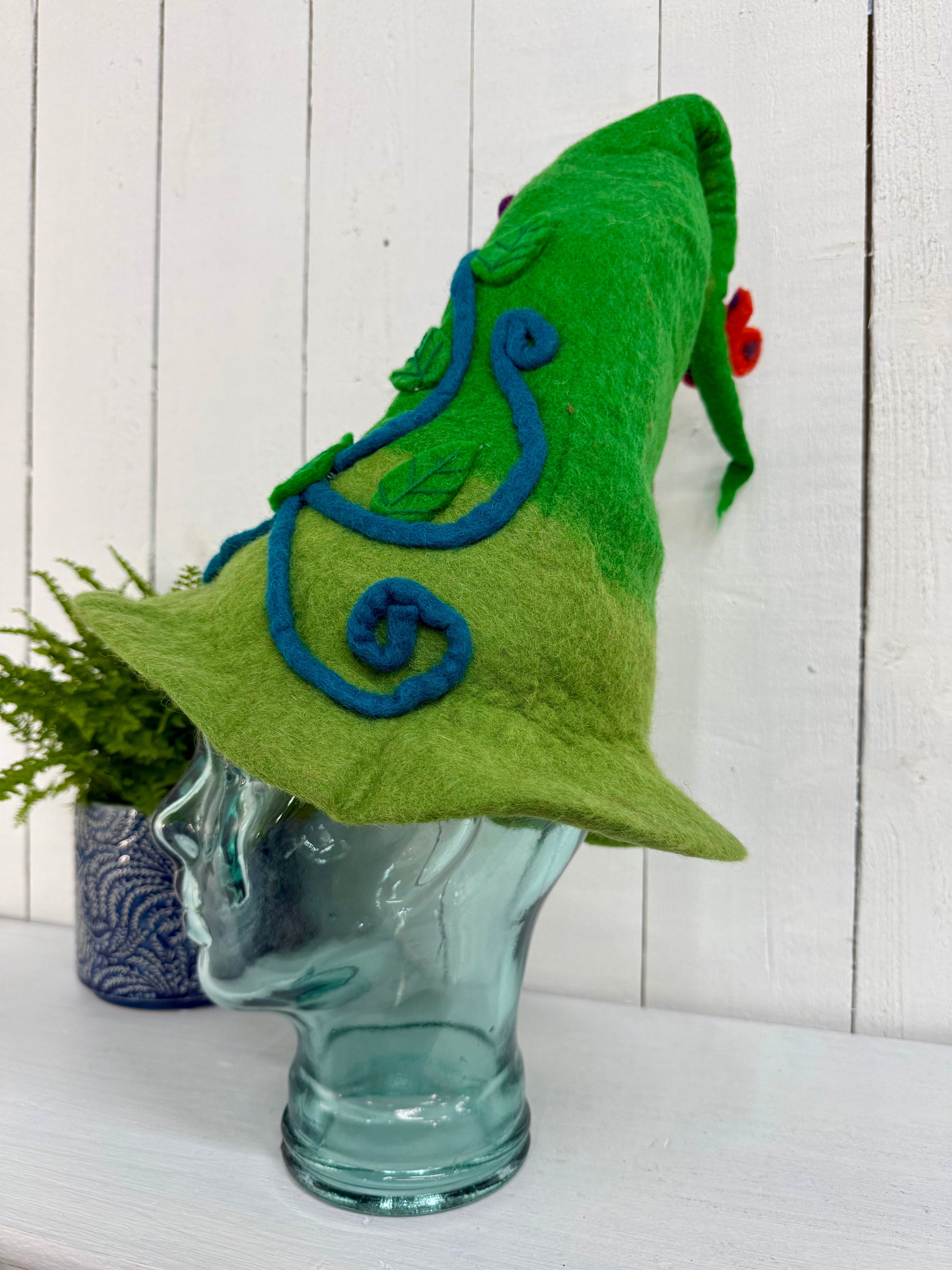 Green Pointed Autumn Garden Hat