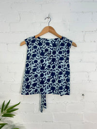 Sleeveless Button Crop Top
