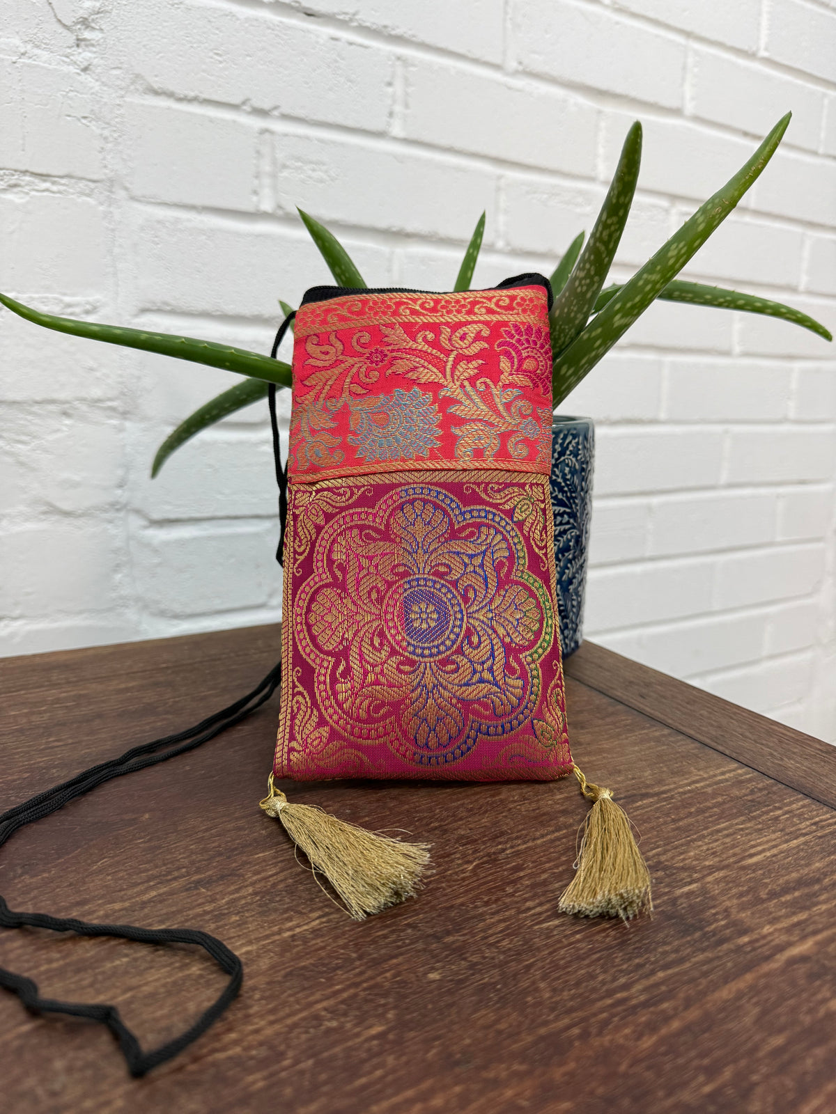 Small String Mobile Pouch Bag