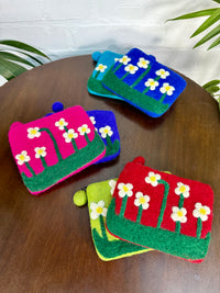 Felt Daisy Purse