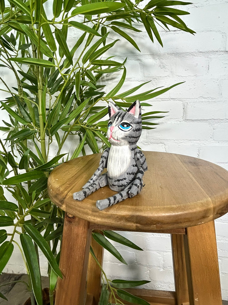 Cat Shelf Sitter