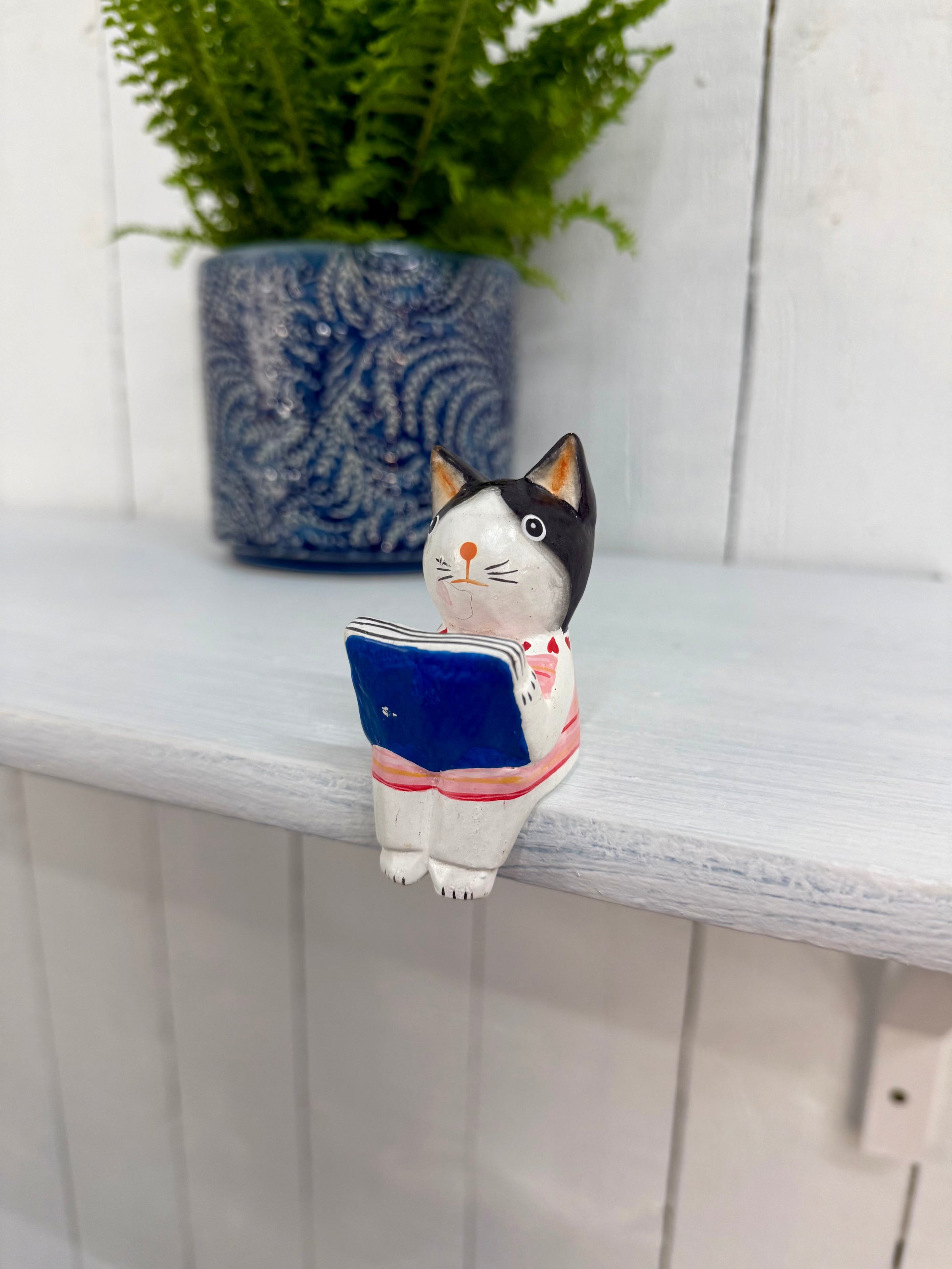 Wooden Reading Cat Shelf Sitter