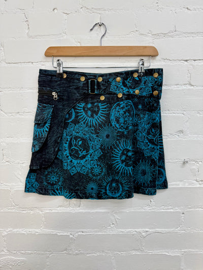 Celestial Print Short Popper Skirt