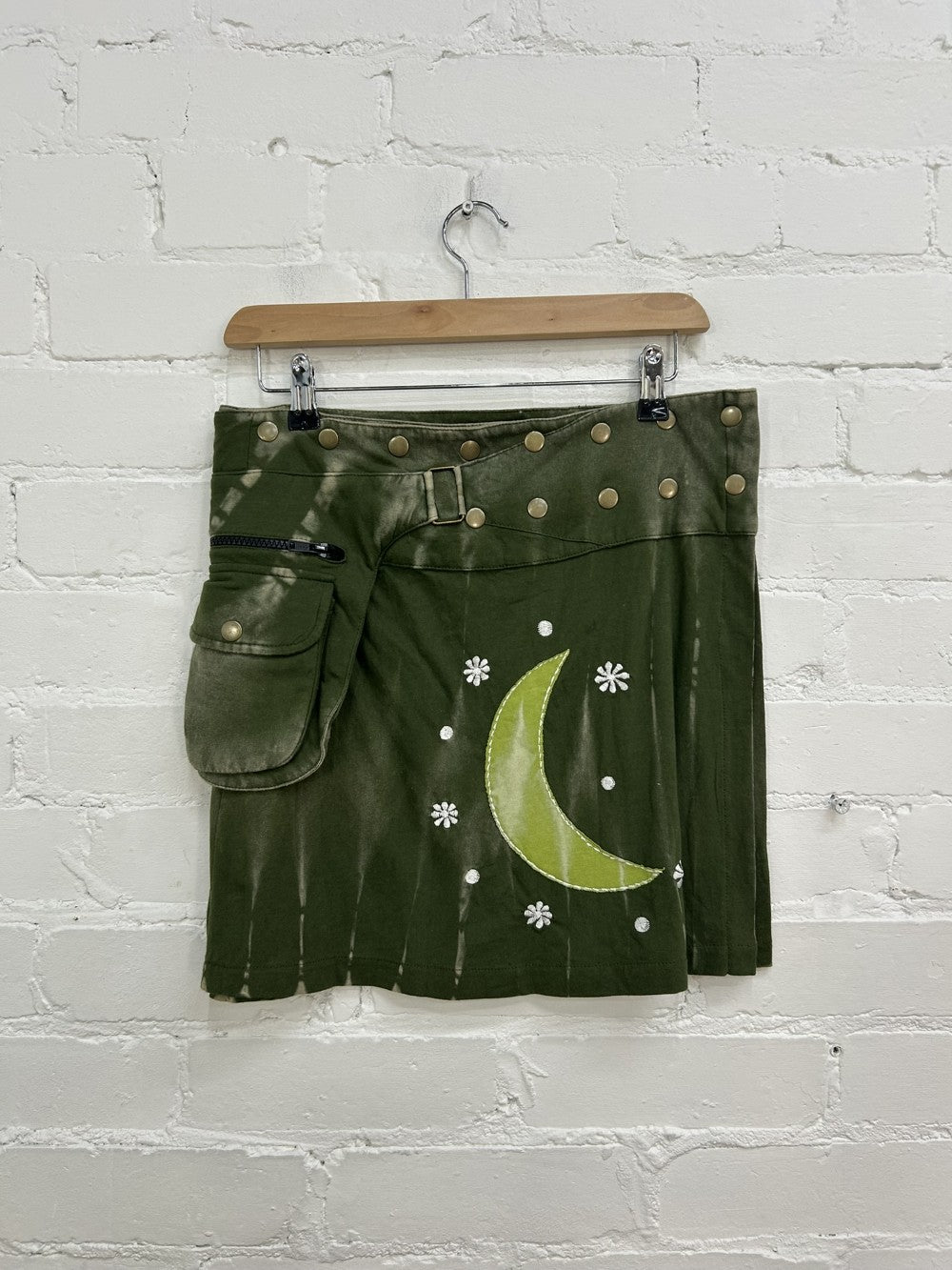 Short Popper Moon Skirt