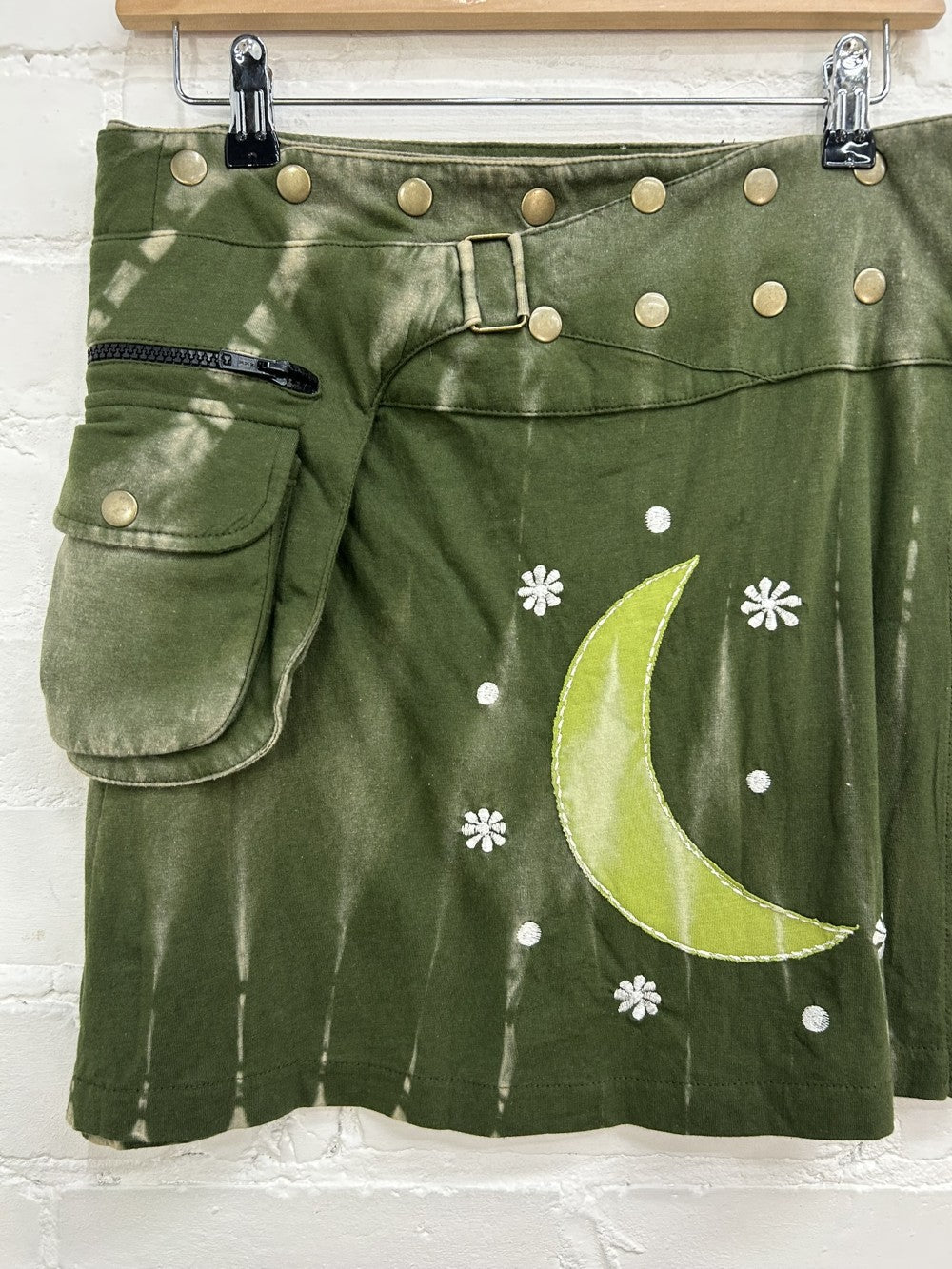 Short Popper Moon Skirt
