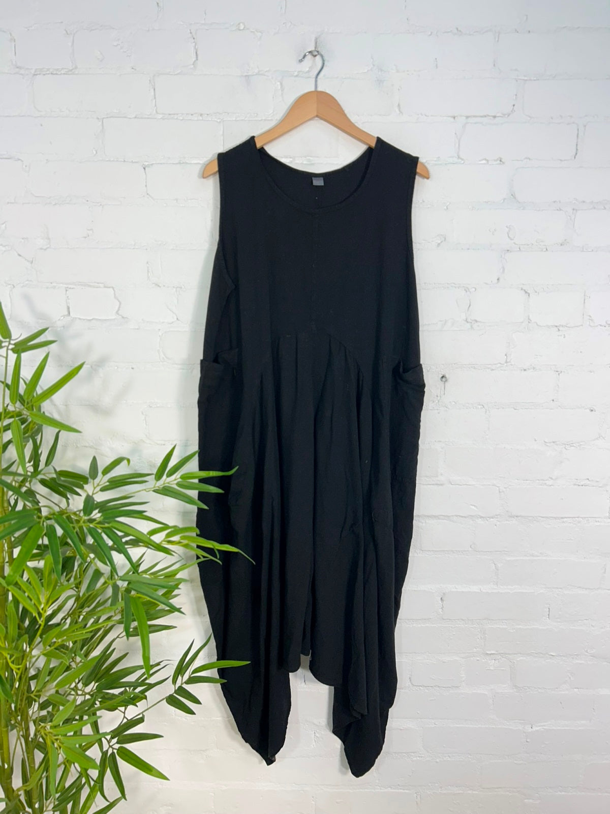 Sleeveless Long Pocket Dress
