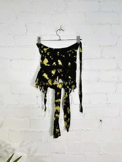 Cropped Tie Halter Neck Top