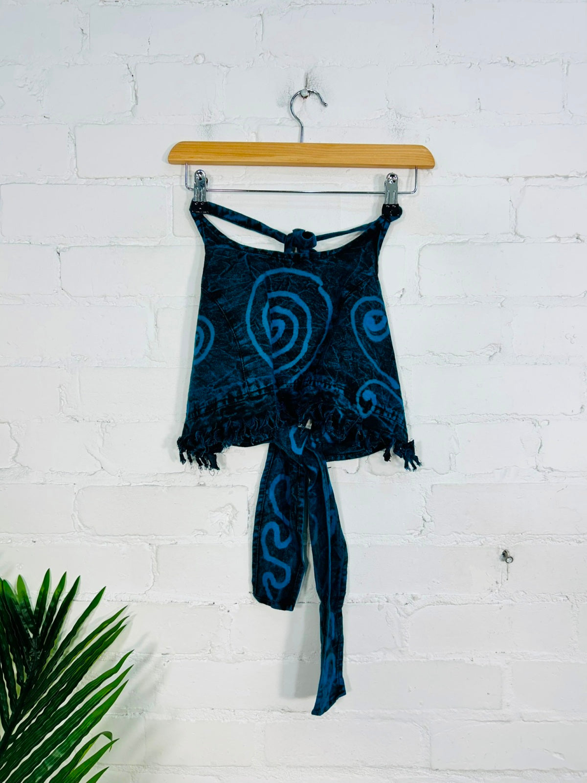 Swirl Tie Halter Neck Top