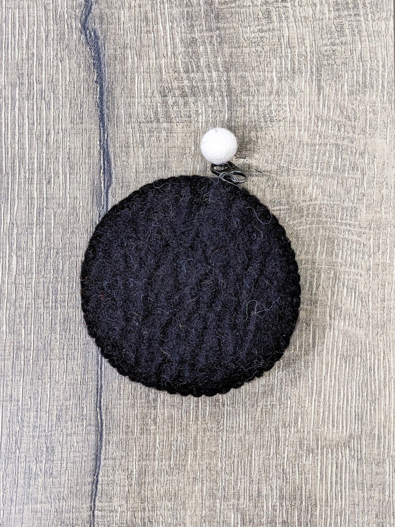 Round Daisy Purse