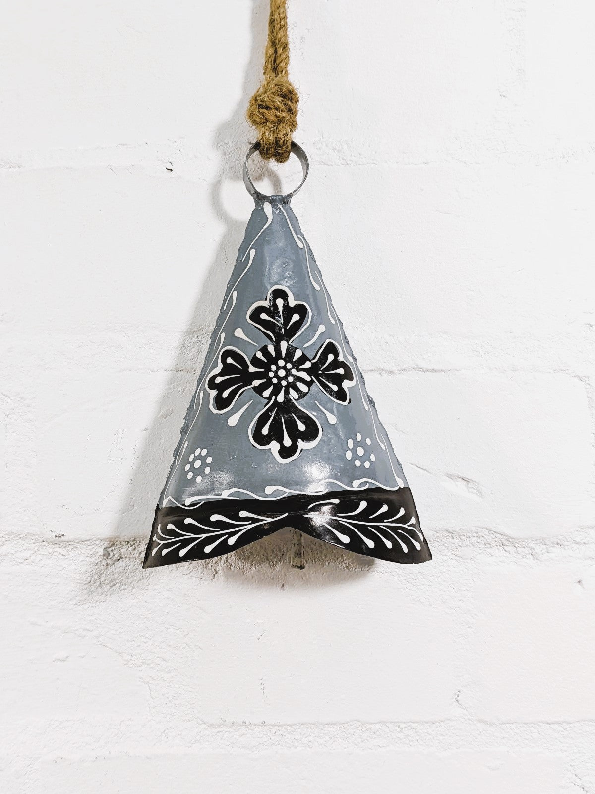 Metal Painted Triangle Bell