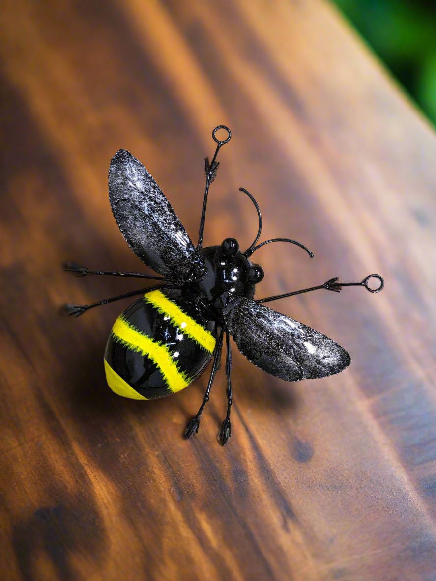 Metal Wall Bee Round