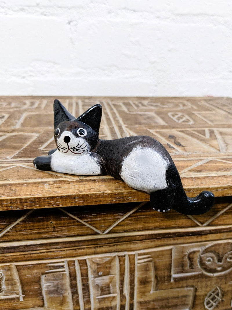 Cat Shelf Sitter