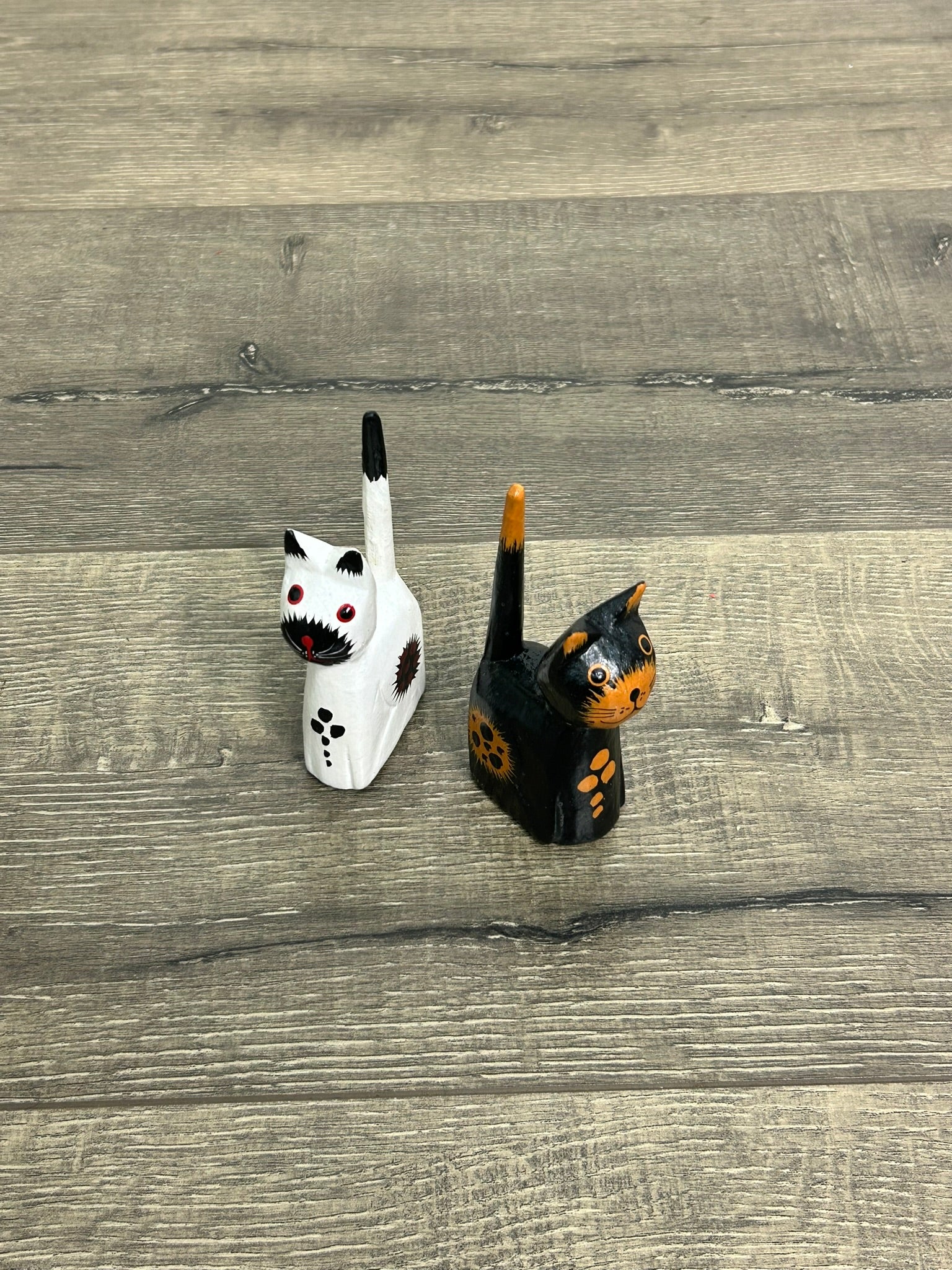 Set of 2 Cats