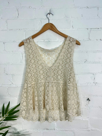 Lace Sleeveless Button Top