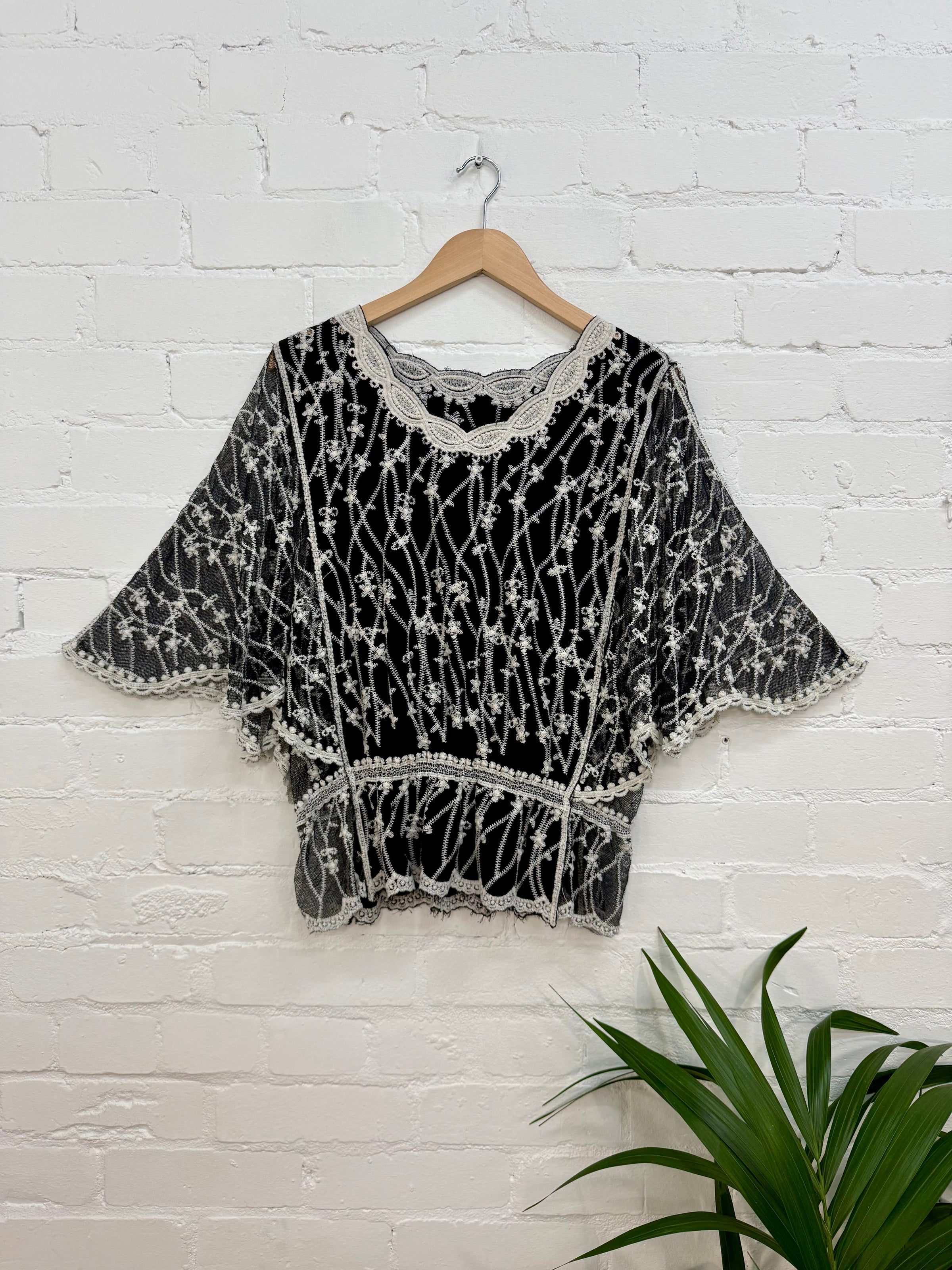 Embroirdered Short Sleeve Top