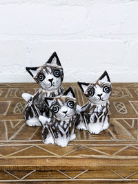 Set Of 3 White Distressed Cats